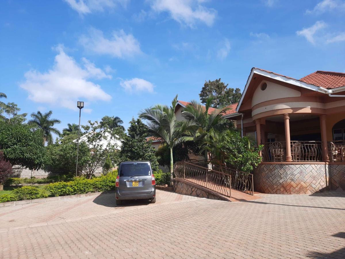 Airport Side Hotel Entebbe Kültér fotó