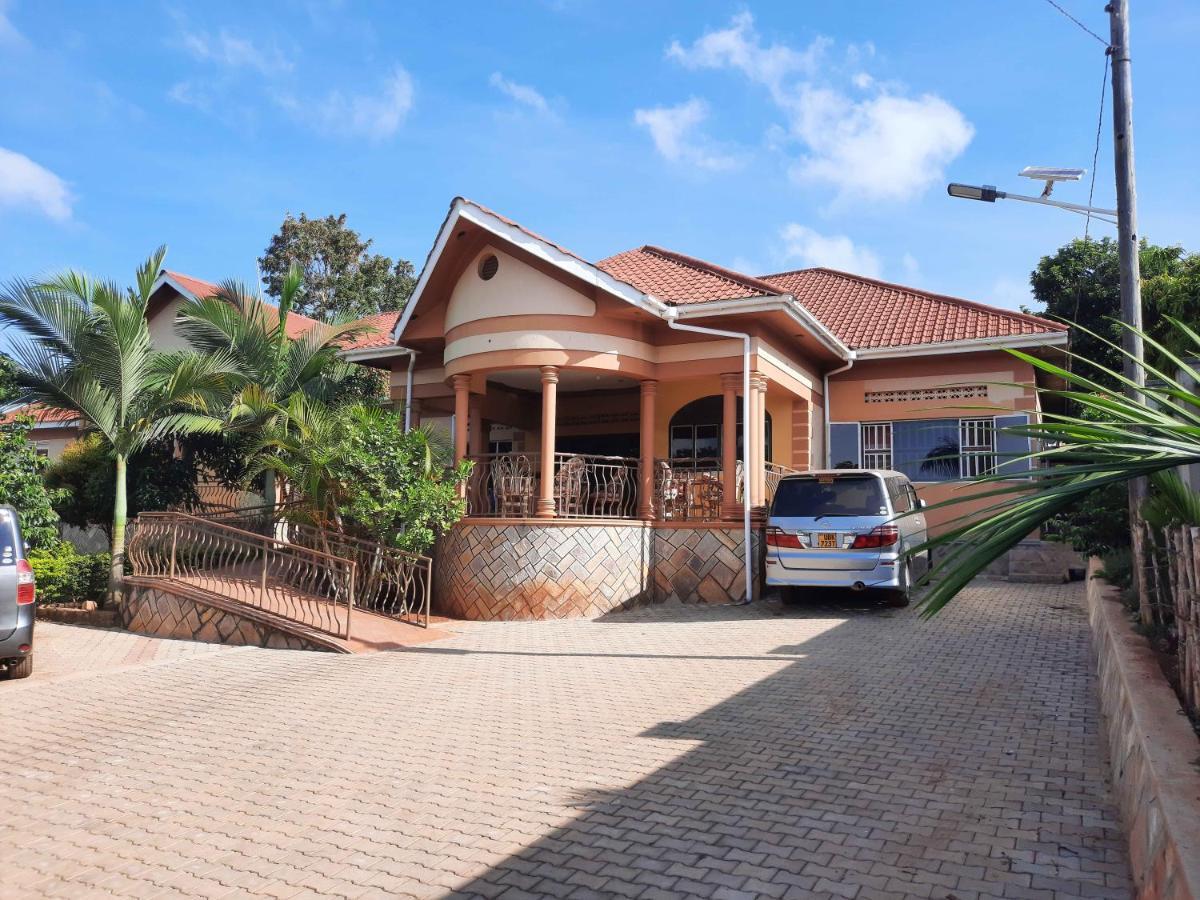 Airport Side Hotel Entebbe Kültér fotó