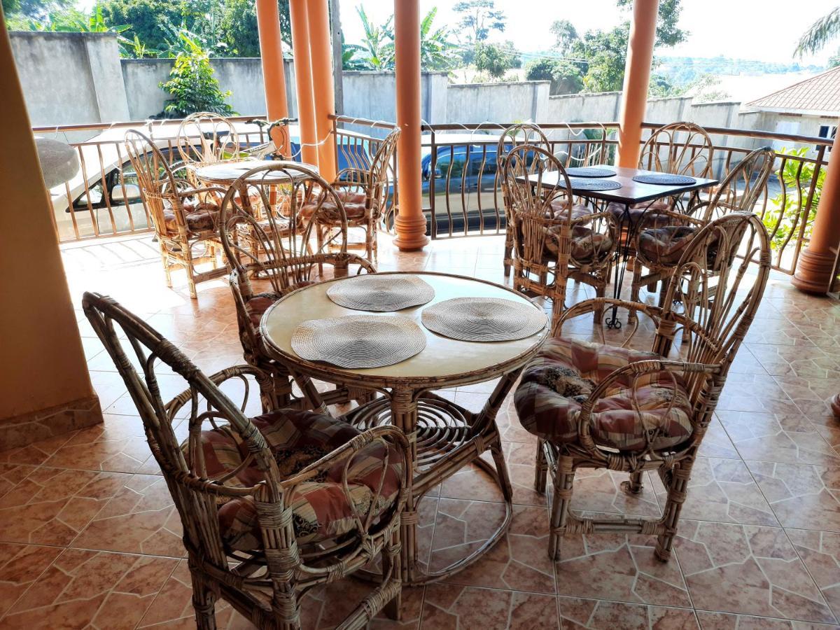 Airport Side Hotel Entebbe Kültér fotó