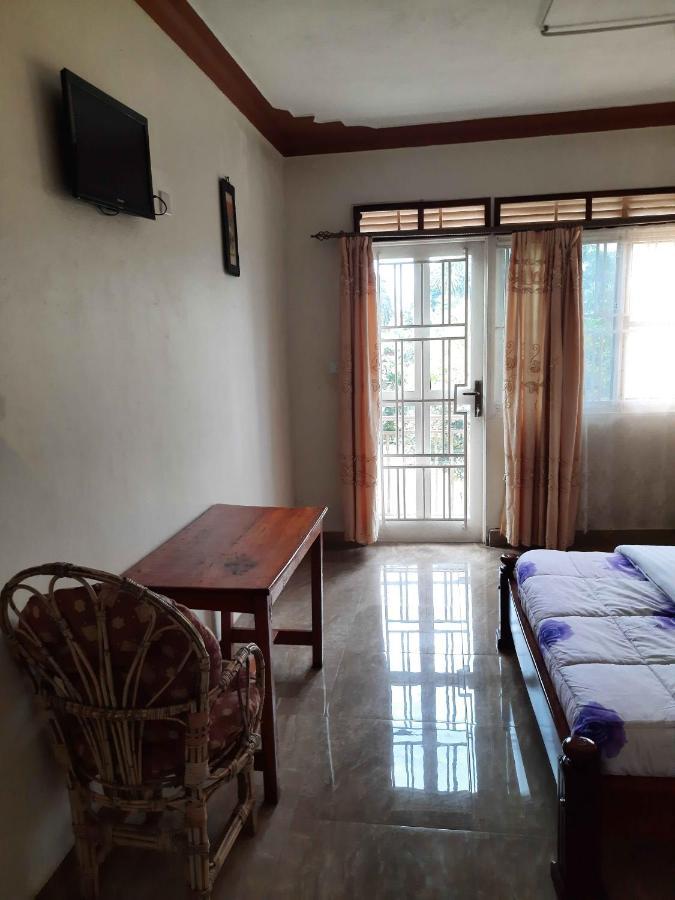 Airport Side Hotel Entebbe Kültér fotó