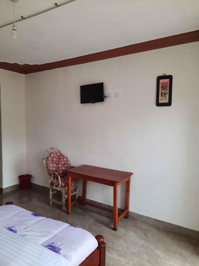 Airport Side Hotel Entebbe Kültér fotó