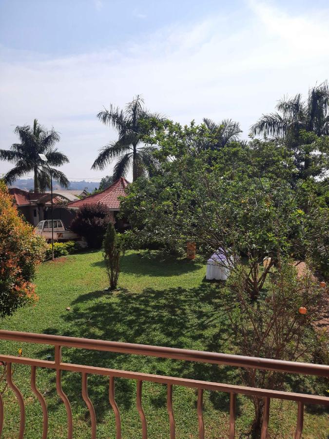 Airport Side Hotel Entebbe Kültér fotó
