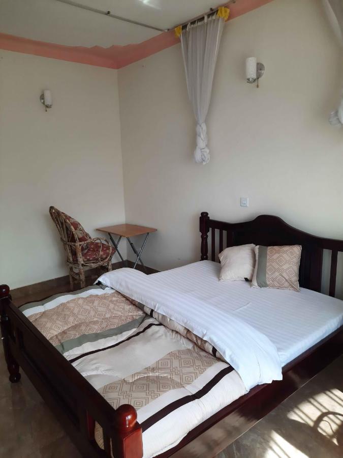 Airport Side Hotel Entebbe Kültér fotó