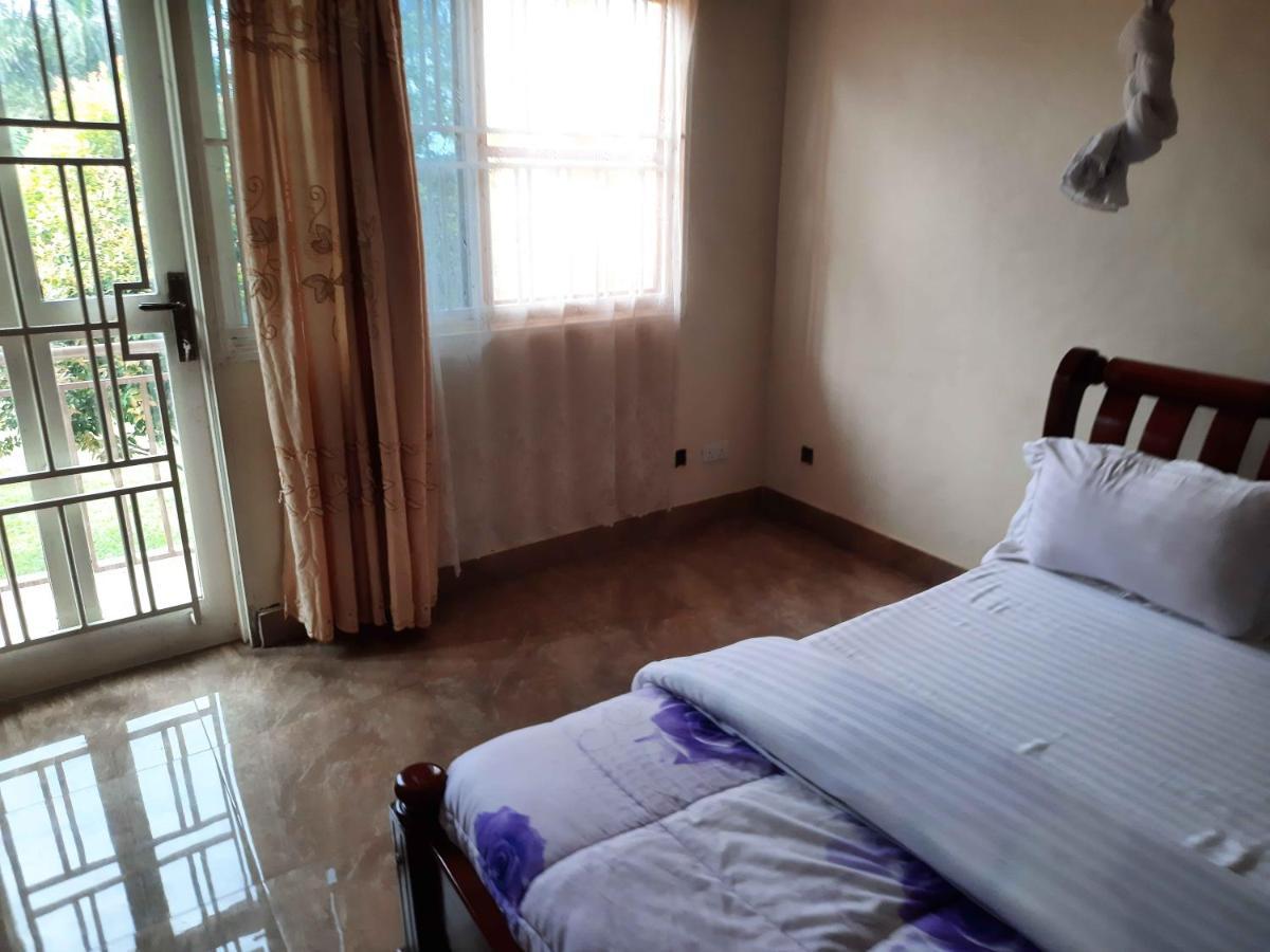 Airport Side Hotel Entebbe Kültér fotó