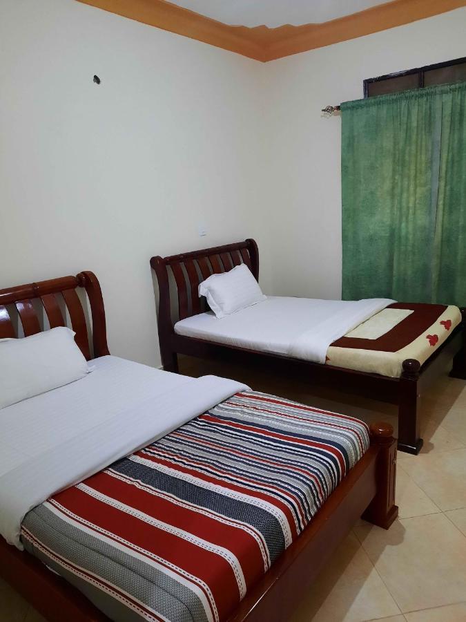 Airport Side Hotel Entebbe Kültér fotó