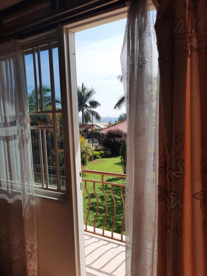 Airport Side Hotel Entebbe Kültér fotó