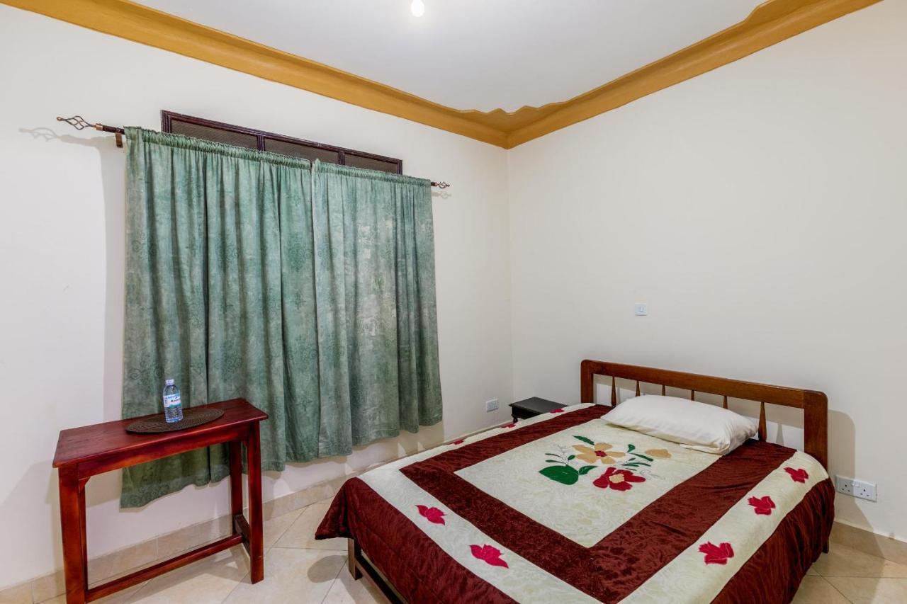 Airport Side Hotel Entebbe Kültér fotó
