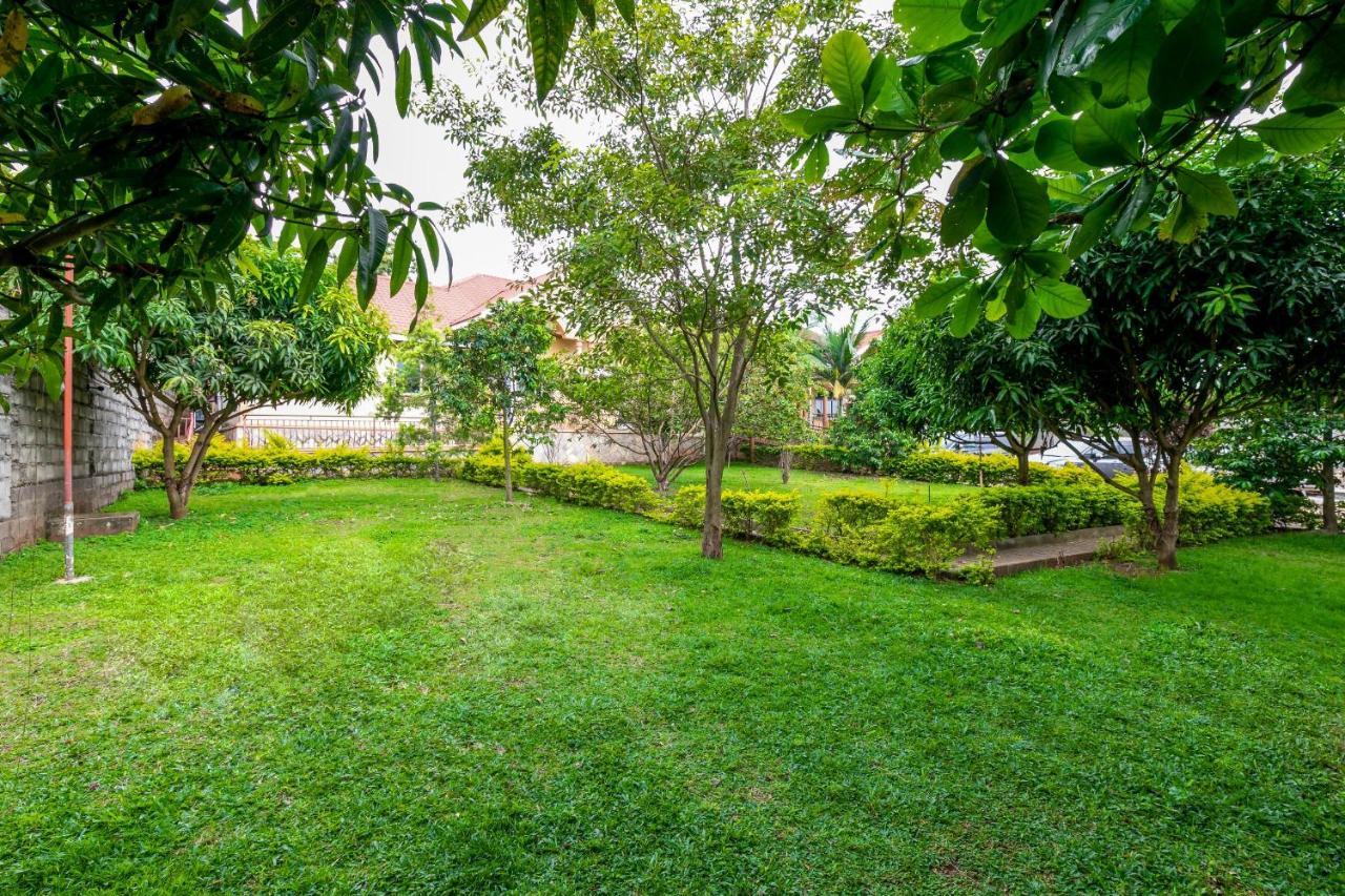 Airport Side Hotel Entebbe Kültér fotó