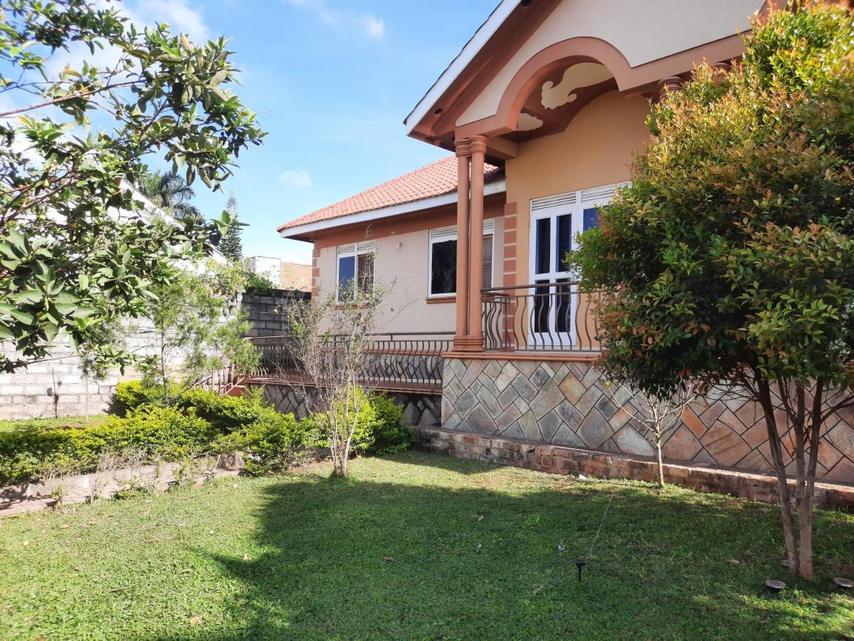 Airport Side Hotel Entebbe Kültér fotó