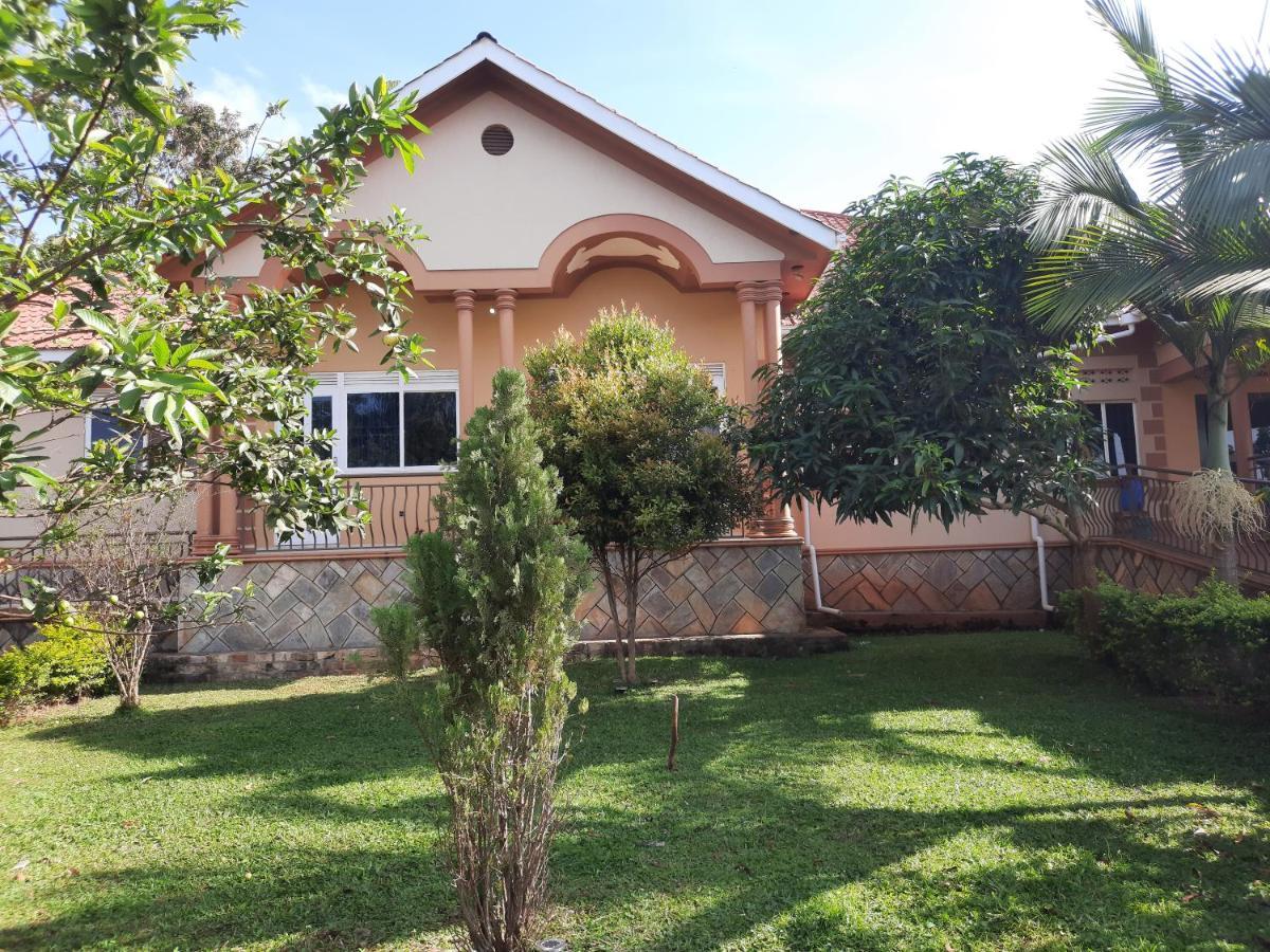 Airport Side Hotel Entebbe Kültér fotó